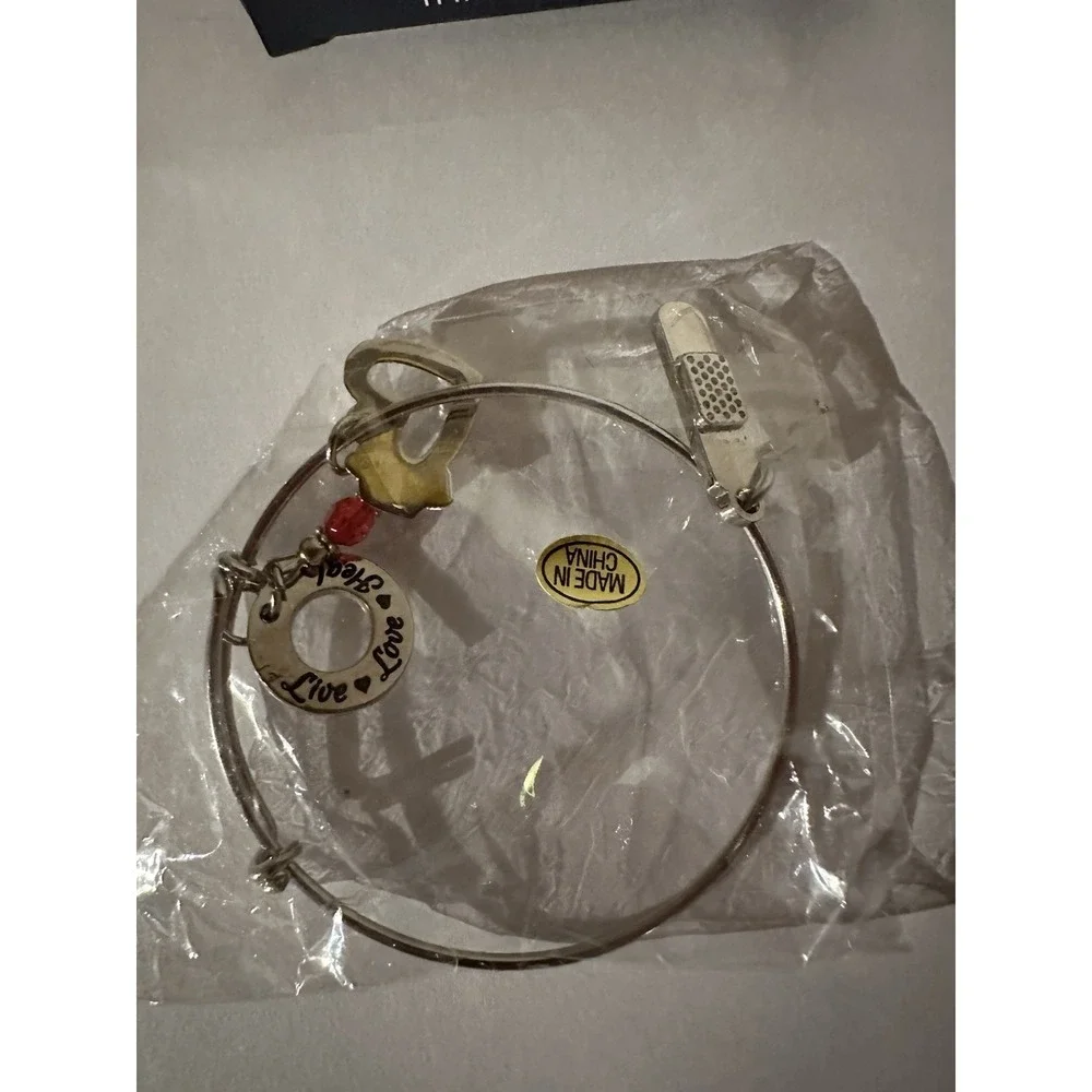 Nurse Live Love Heal Silver Tone‎ 3 Charm Bangle Bracelet NEW In Box Sealed